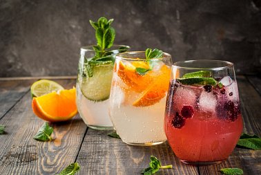3 populární letní osvěžující drinky s tonicem aneb namíchejte si sami!